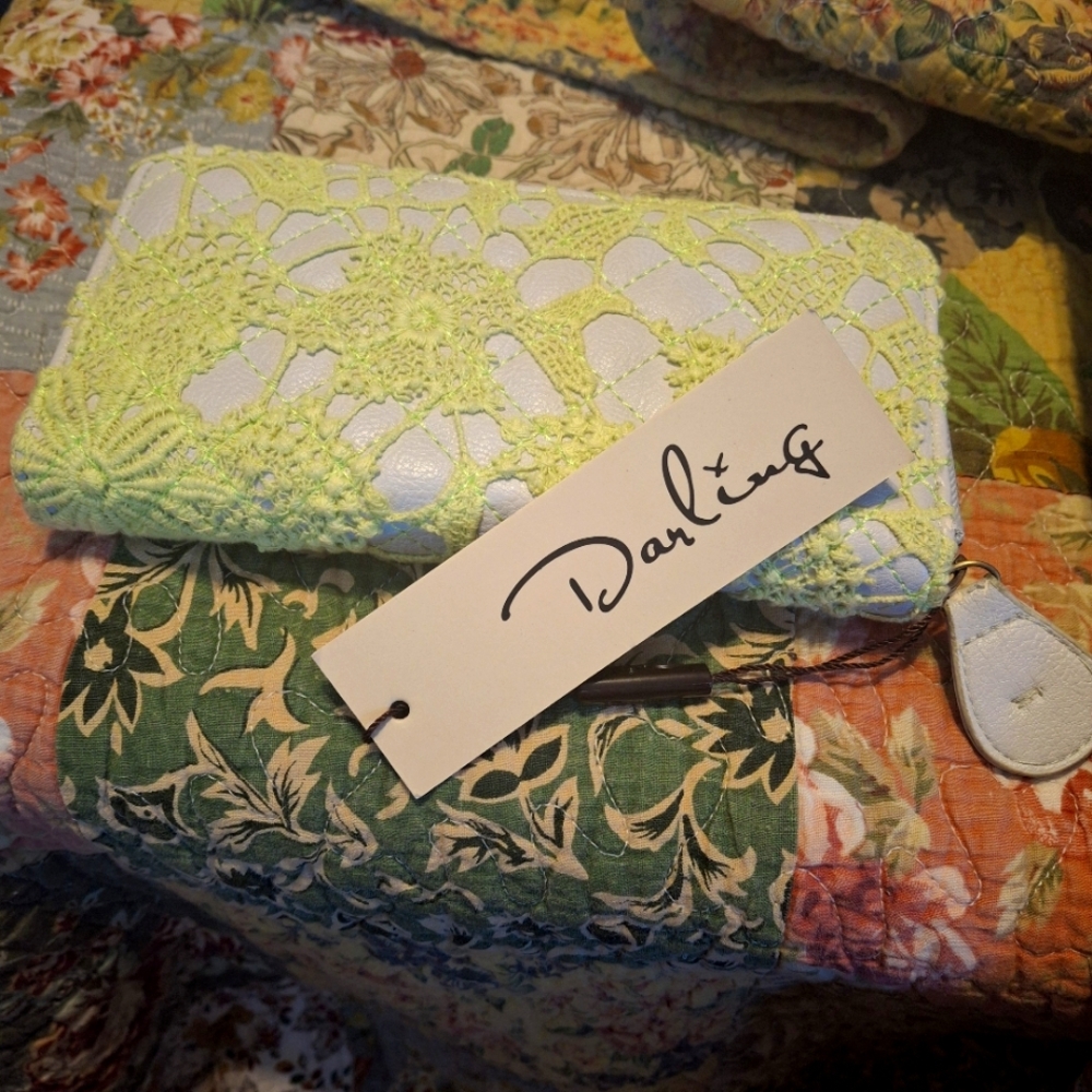 Darling wallet